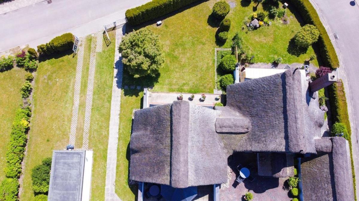 Am-Hohen-Ufer-Reetdach-Haus-Ocean-Breeze-136 Villa Grossenbrode Exterior photo