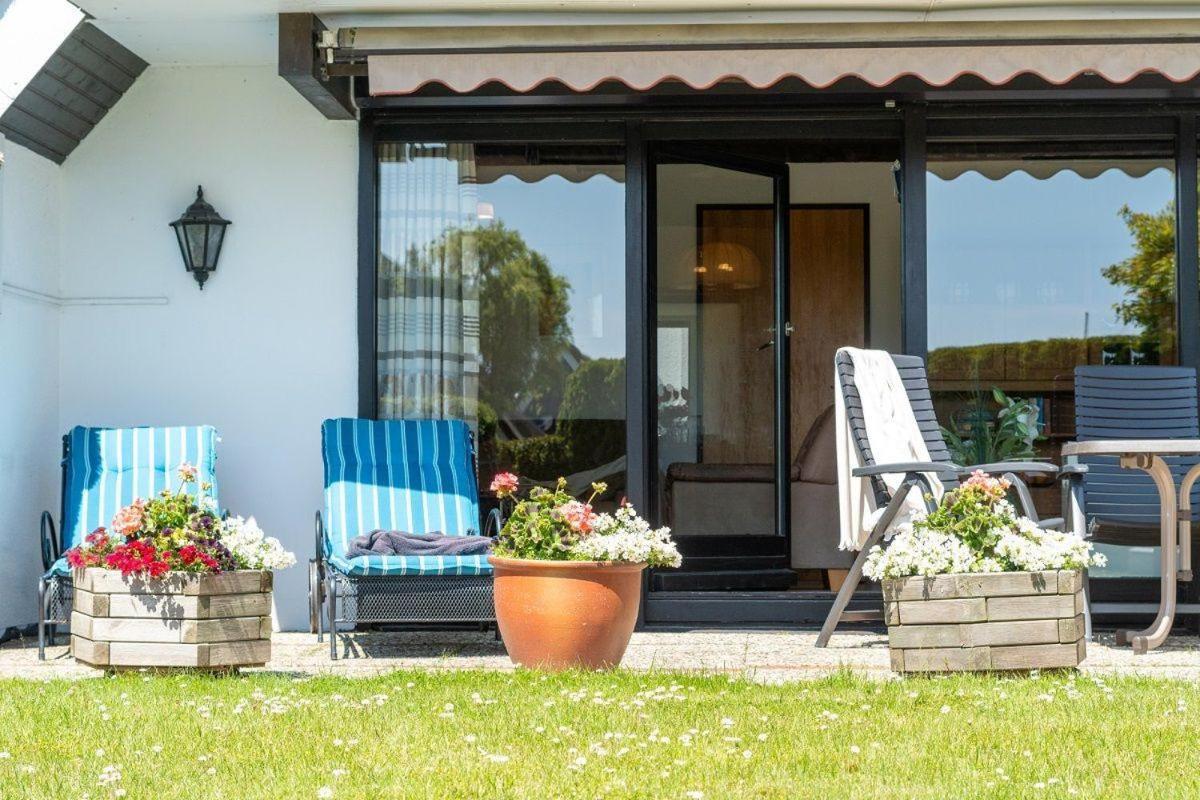 Am-Hohen-Ufer-Reetdach-Haus-Ocean-Breeze-136 Villa Grossenbrode Exterior photo